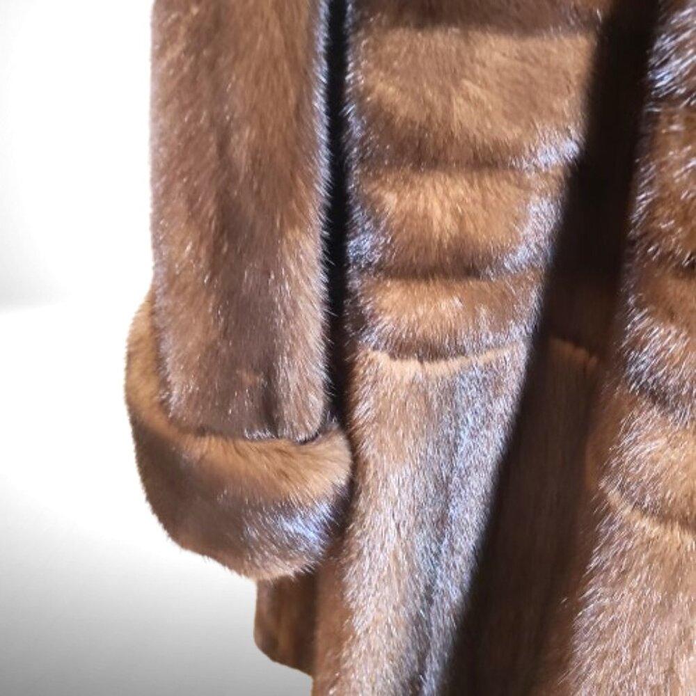 Adriana Furs Genuine Fur Coat – Made in Canada – Size 10–14 (Roomy) – Excellent - Picture 10 of 16